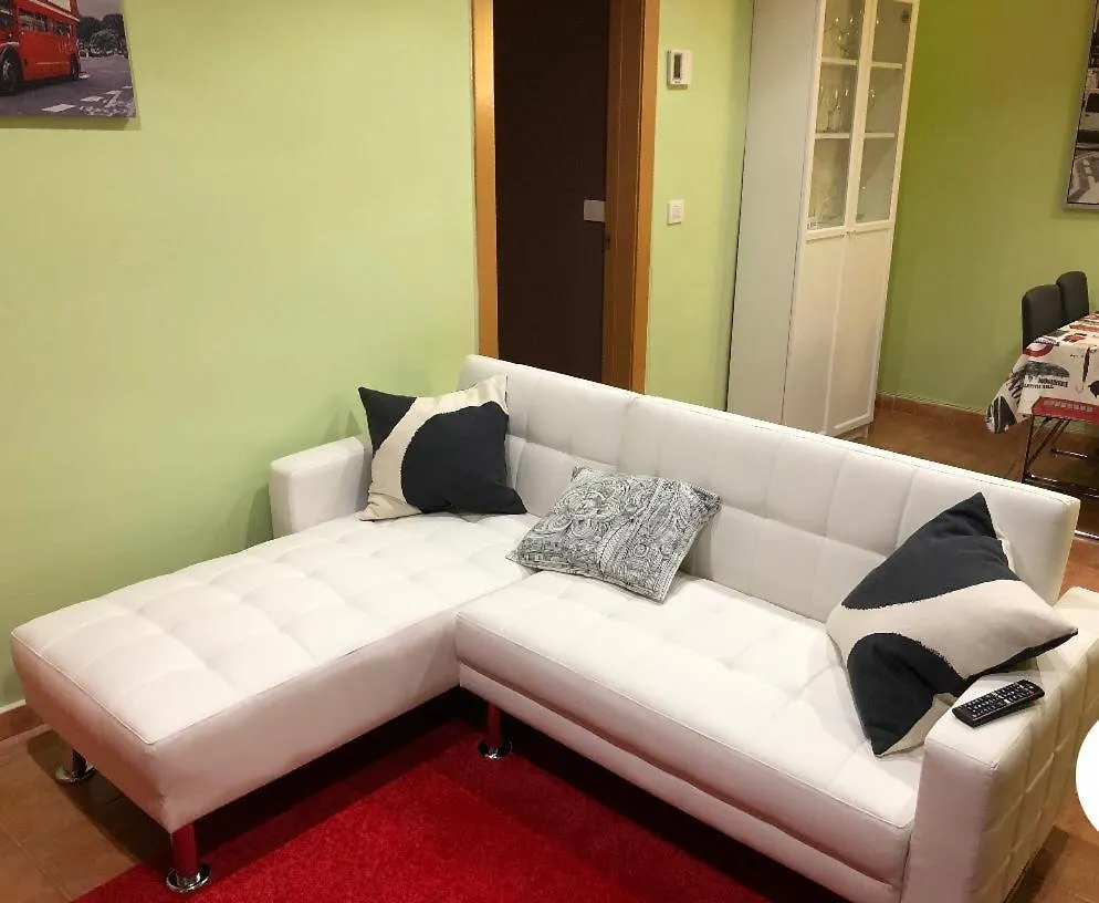 הקונטקטים של 1224 - Poblenou Apartment